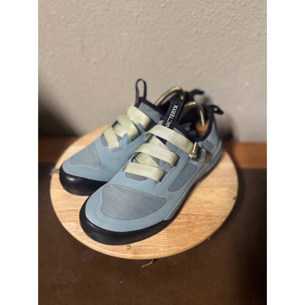 Arcteryx Women's Approach Climbing Shoes Gray Vibram Rubber Hiking Size US 6